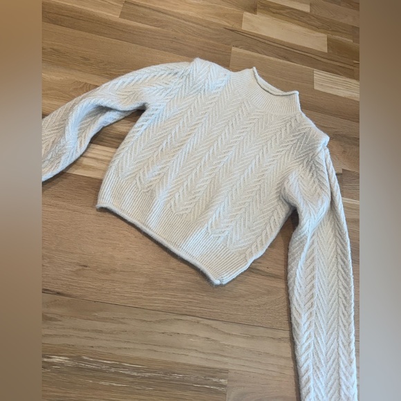 ASTR the Label Carlota Mock Neck Sweater Small - Picture 2 of 6